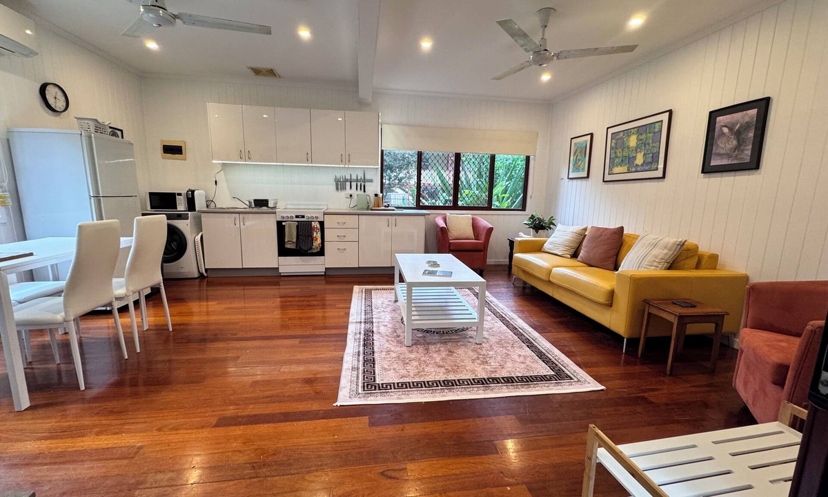 Bardon Apartment | Beautiful treehouse couples retreat 5kms from city with sauna, spa and pool