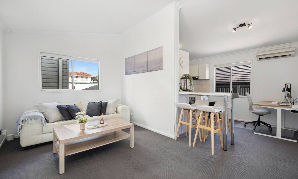 Bedford Villa | Bedford Oasis | Modern, Parking Near CBD & Airport