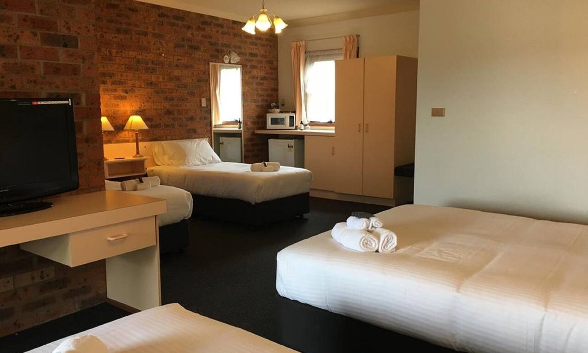 Bega Hotel | Bega Downs Motor Inn