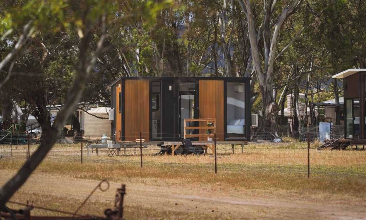 Stawell House | Bellellen Park 1 by Tiny Away