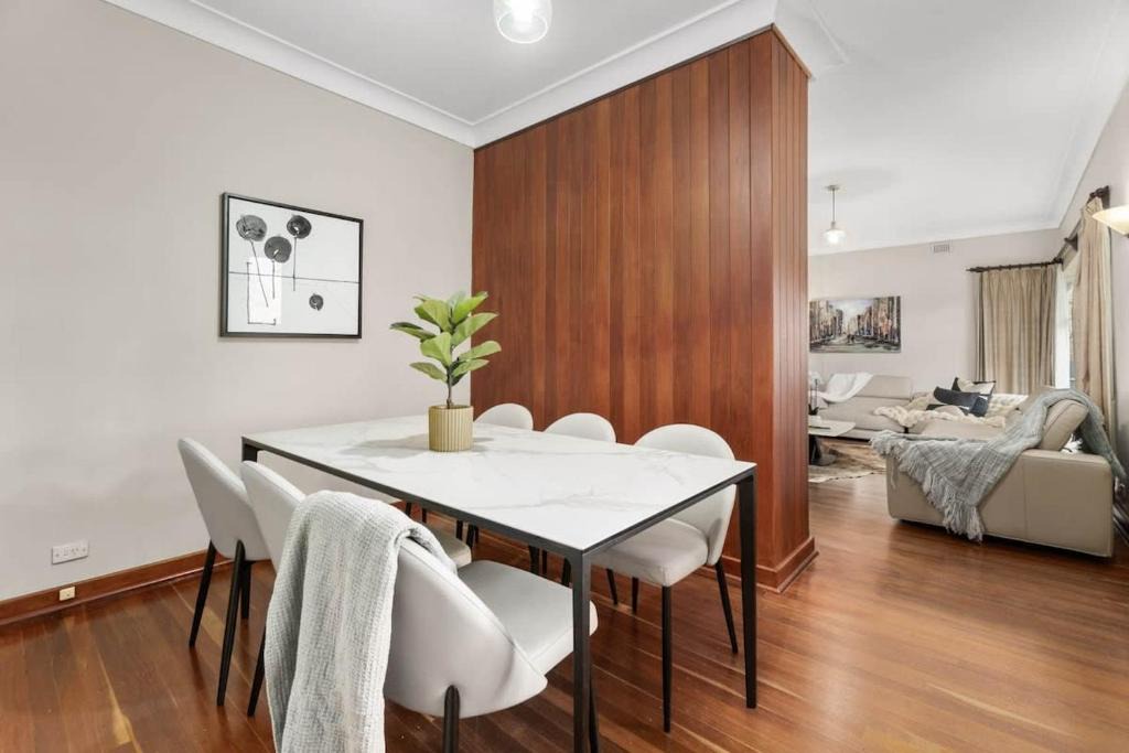 Bellevue Heights House | Bellevue Heights HolidayHome - Flinders Uni & Med
