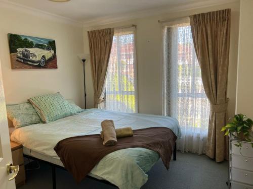 Bexley North House | Bexley North Entire 2 Storey House 4 or 5 BR 11 Beds 5 mns walk to Train Station and Close to Airport , Sydney CBD