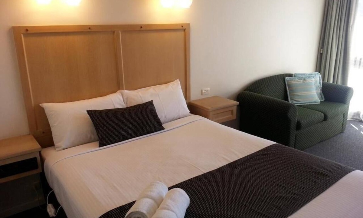 Shepparton South Hotel | Big Valley Lakeside Paradise Motor Inn
