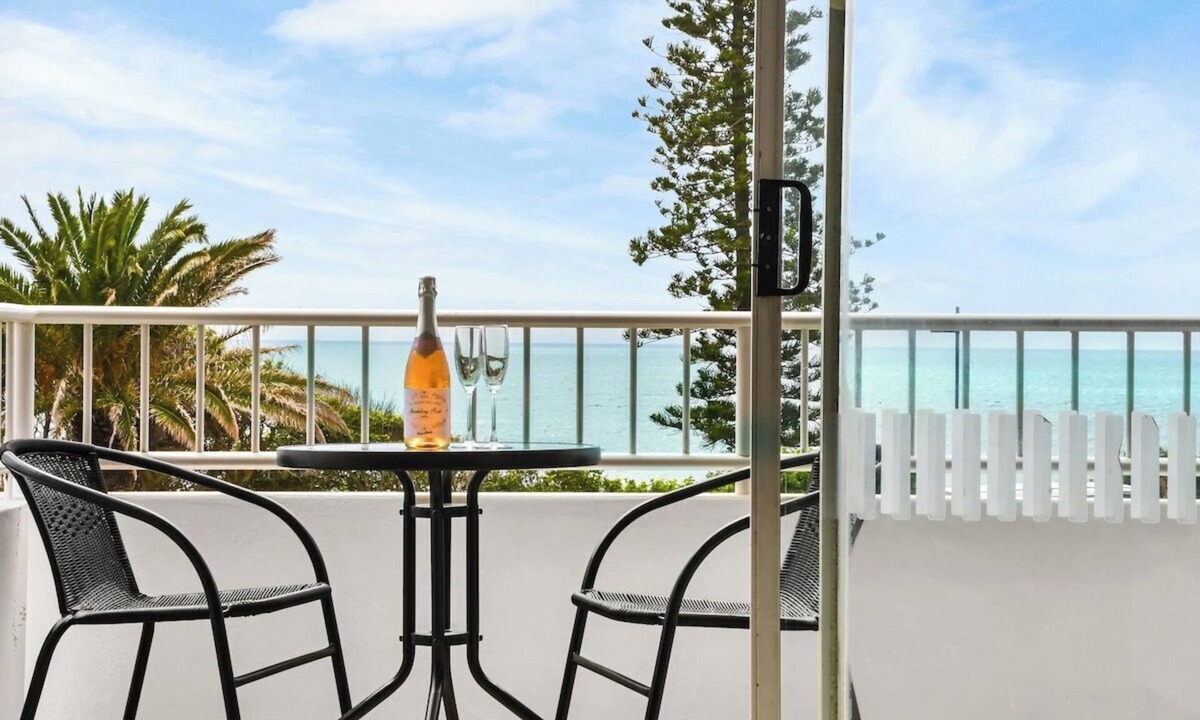 Alexandra Headland Apartment | Bilgola 4 Beach View Apt