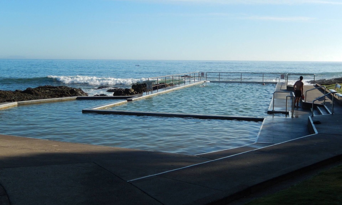 Mid-Coast Council House | Black Head Beach 5bed ocean views 200m from Patrolled Black Head Beach