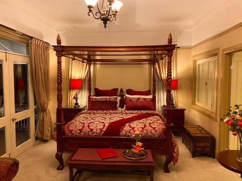 Diddillibah Bed & Breakfast | Bli Bli House Riverside Retreat