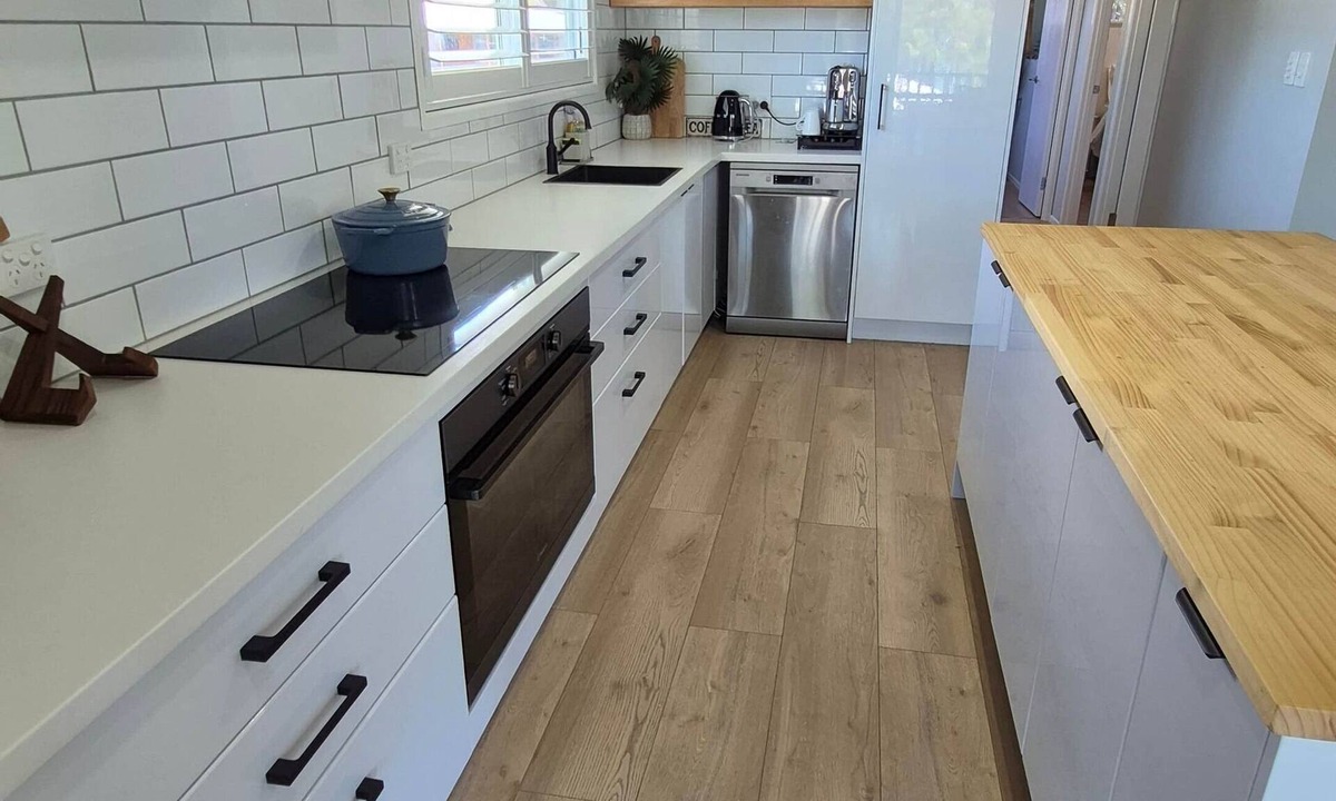 Haliday Bay House | Bliss on Blue Beach - Pet Friendly Beach house