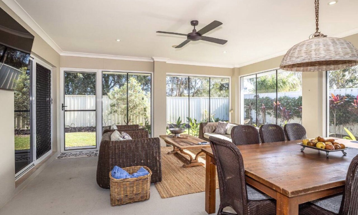 Banksia Beach House | Blissful Birdsong Escape