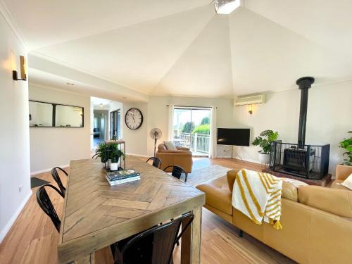 Katoomba House | Blue Lily Bungalow