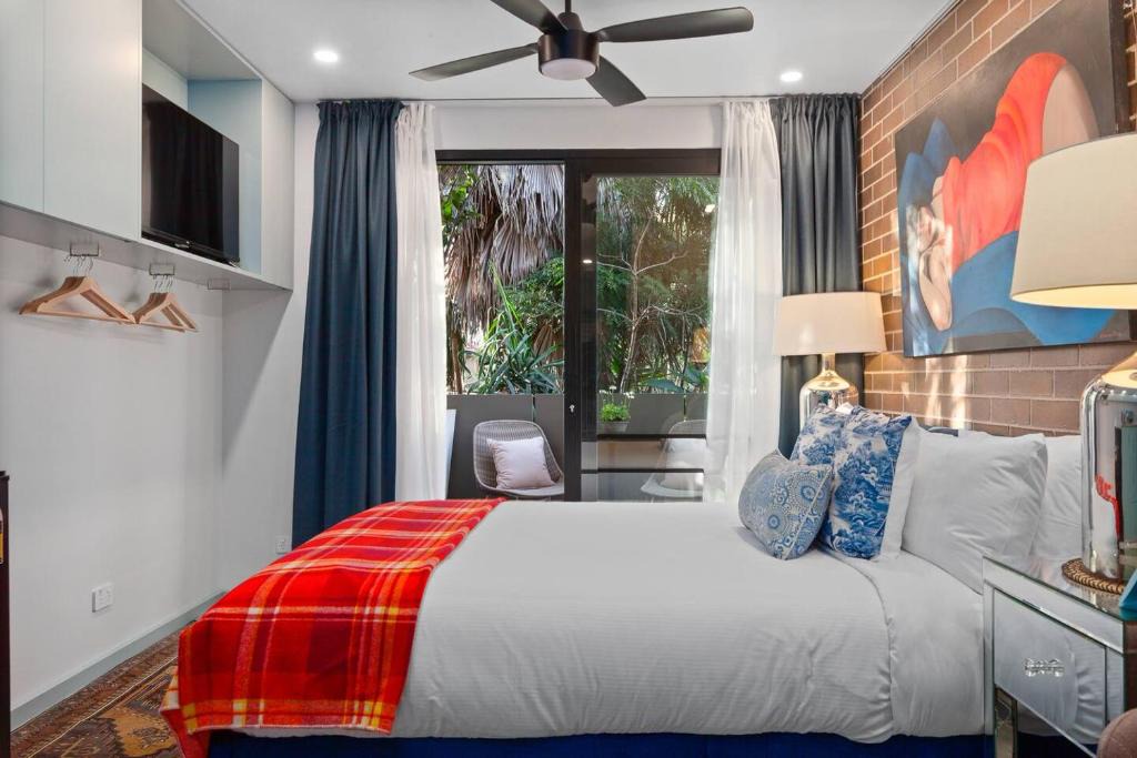 Petersham Apartment | Blue Willow - Cosy Hideaway with Everyday Comfort