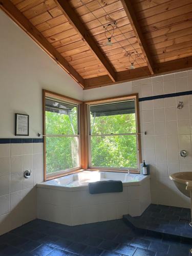 Bandon Grove House | Bluegums Cabins Barrington Tops