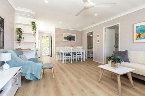 Blueys Beach House | Boomerang Point Apartment