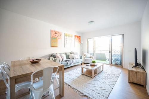 North Melbourne Apartment | BOTANICA - Beautiful City Fringe Home Base