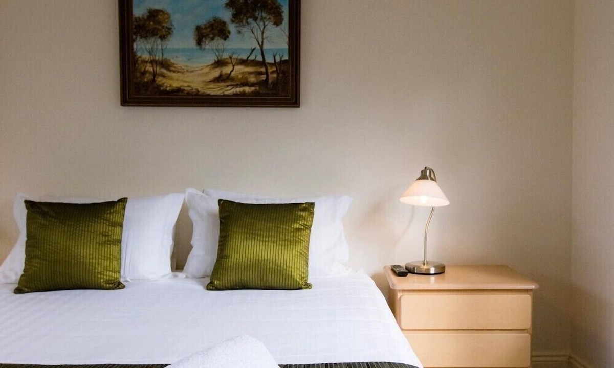 Point Lonsdale Cottage | boutique, peaceful hideaway for couples, solo travellers and accessible escapes