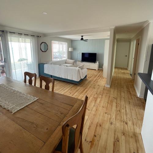 Penneshaw House | Bower by the Sea