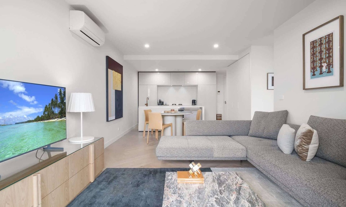 Collingwood North Apartment | Bright 2-Bed Apartment in Fitzroy’s Heart