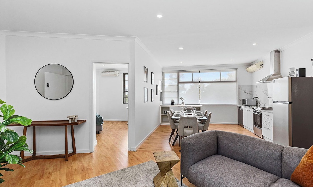 Carlisle House | Bright 3BR Home Near Perth CBD, Airport, Stadium