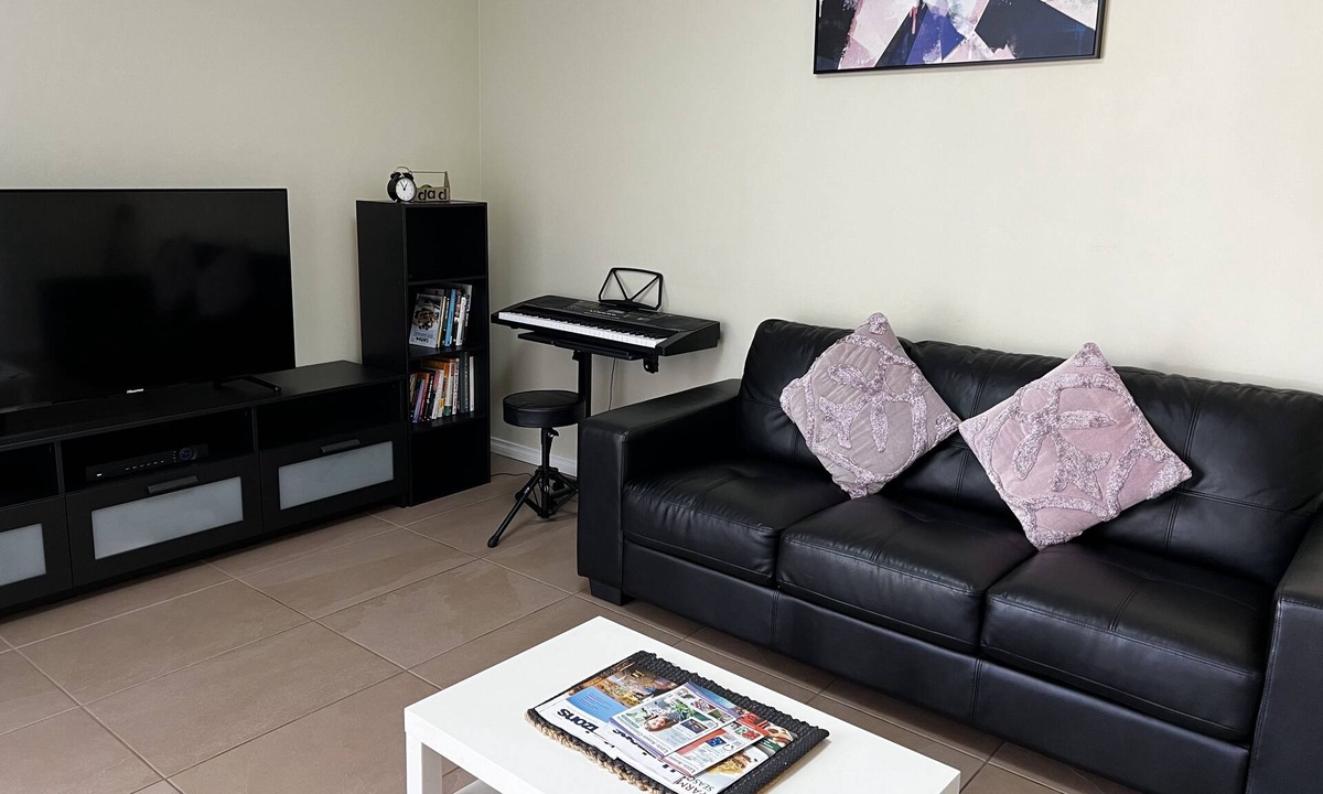 Marangaroo House | Bright and beautiful home in Marangaroo, short drive to Perth CBD and beach.