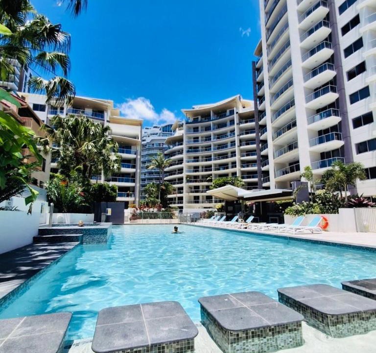 Surfers Paradise Apartment | Bright Surfers Paradise Escape w Resort Facilities
