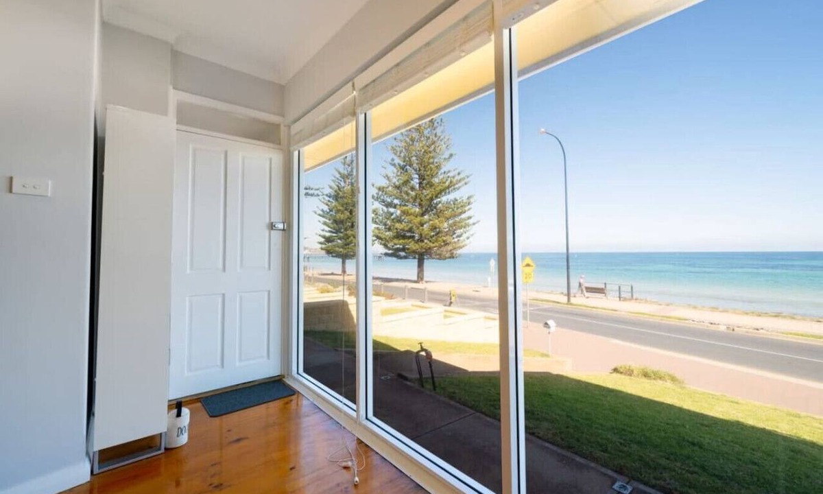 Brighton Apartment | Brighton Beachfront Sanctuary - Retro Coastal Charm