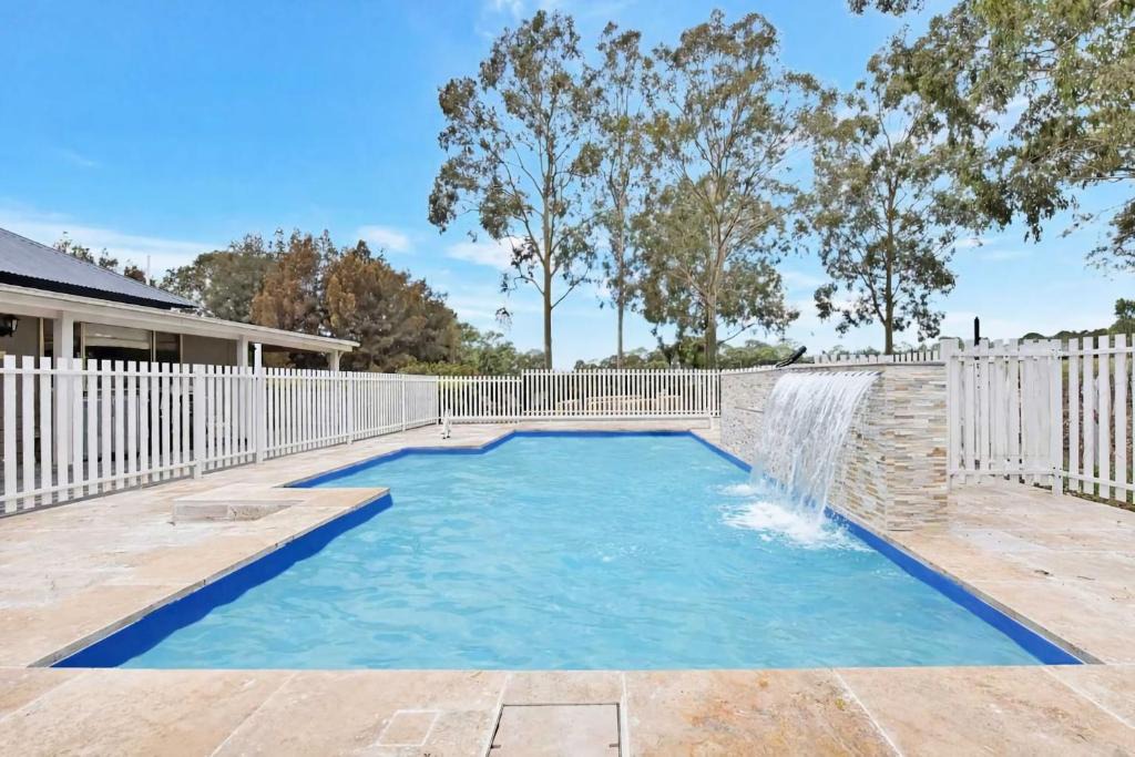 Pokolbin House | Brokenback Vineyard Cottage