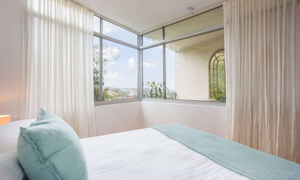 Waverley Apartment | Bronte Beach Coastal Apartment with Ocean View