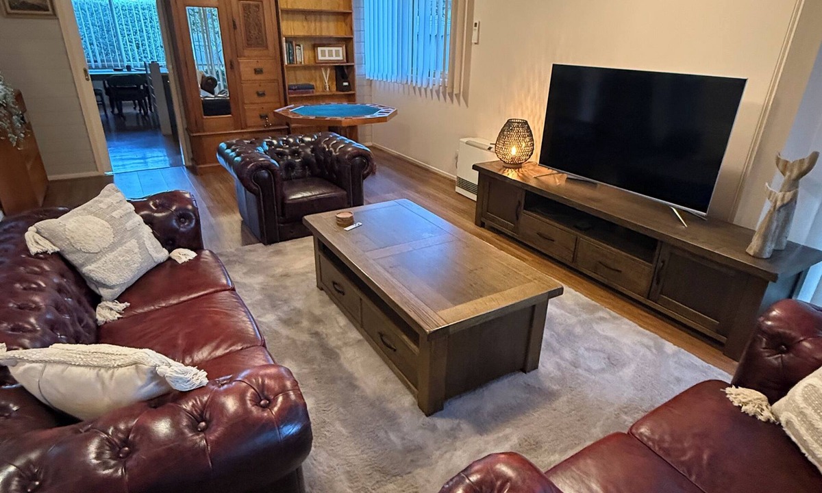 Hastings House | Burke & Will's Cottage