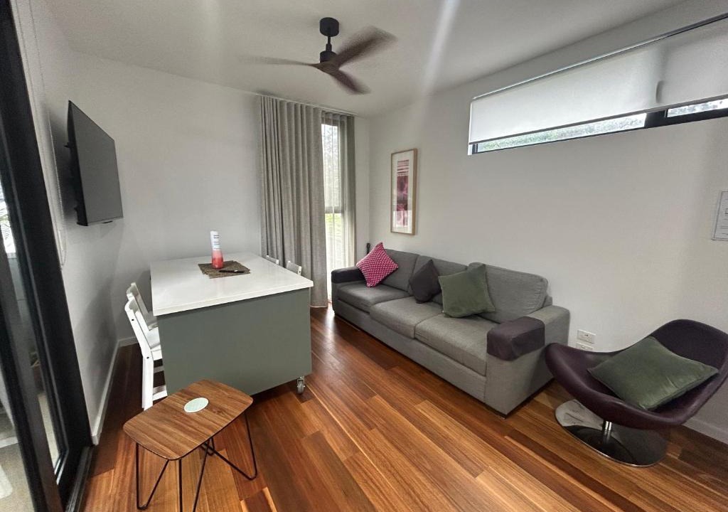 Lane Cove North Apartment | Bushland setting close to Sydney CBD- stand alone apartment