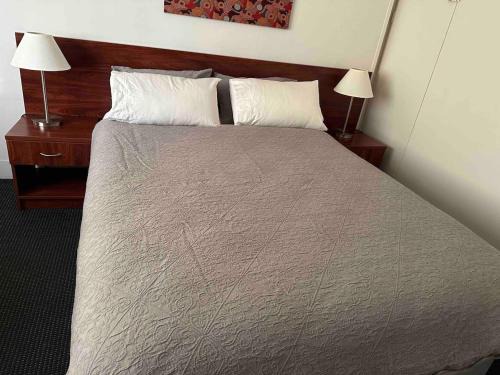 Elizabeth Bay Apartment | By the Harbour Gem