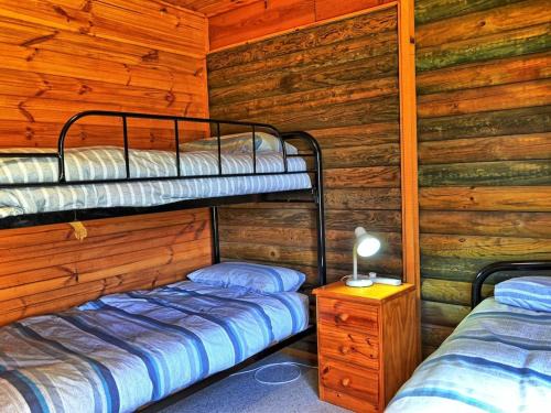 Adaminaby House | Cabin 1 - Snowy Accommodation
