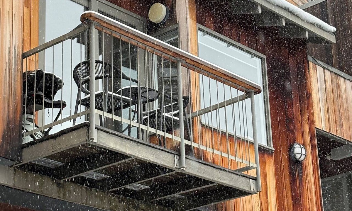 Thredbo Ski Chalet | cabin21 riverside - mountain chalet accommodation in Thredbo village