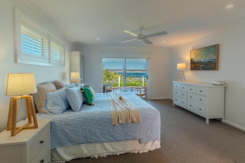 Emu Bay House | Cactus- Spectacular Views On The Ocean Front Pet friendly