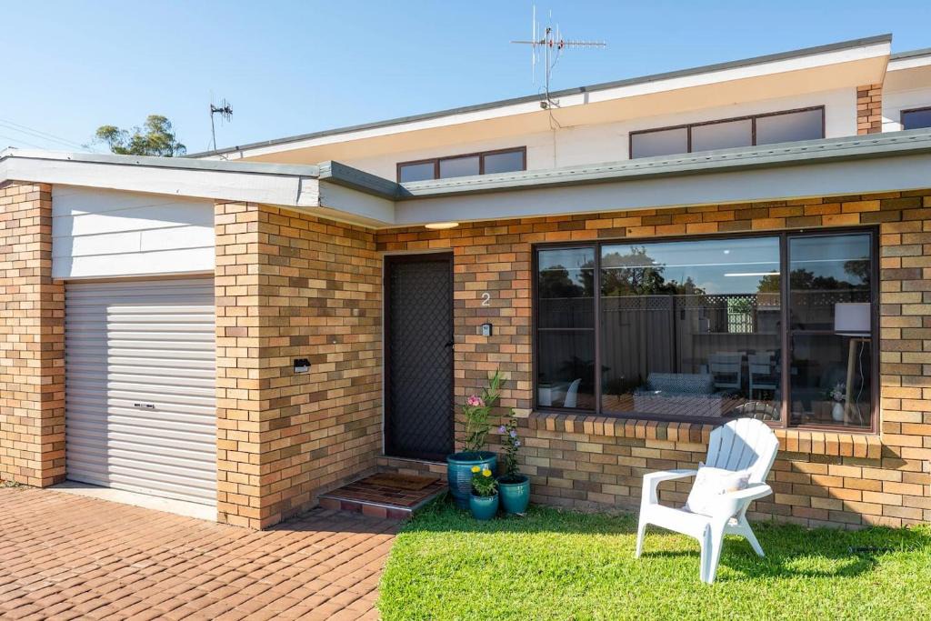 Central Mudgee Villa | Caddy Shack - Mudgee Stay by Golf Course & Wineries