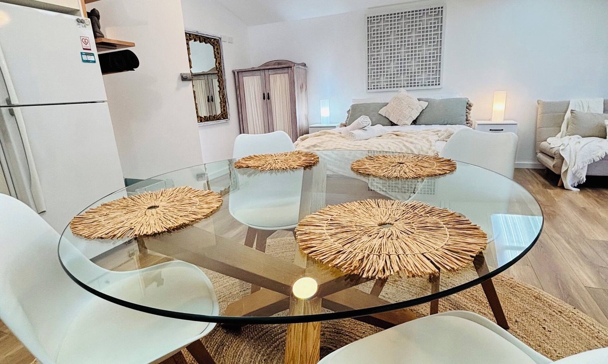 Umina Beach Apartment | Calm Coastal Hideaway - Cozy, Peaceful, Relaxed & Wellness Inspired