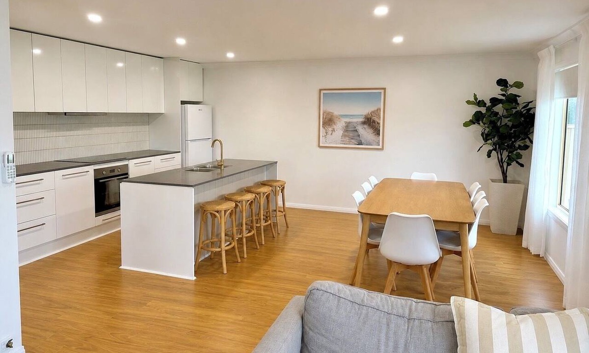 Moonta Bay House | Cambridge Coastal Retreat - your modern beach escape in Moonta Bay