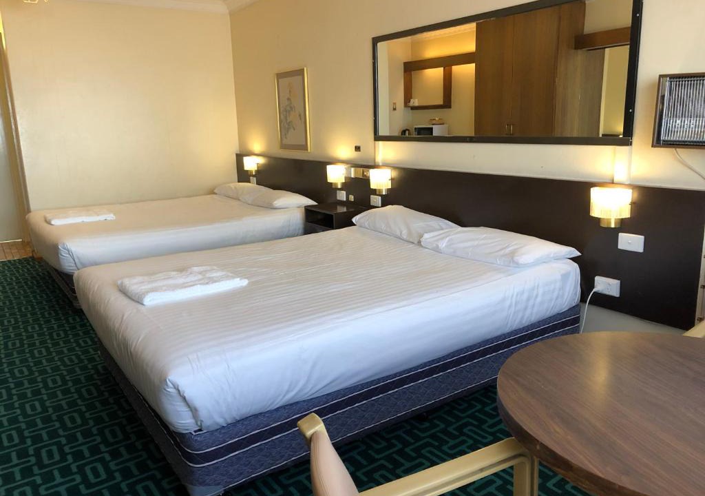 Lyneham Hotel | Canberra Lyneham Motor Inn