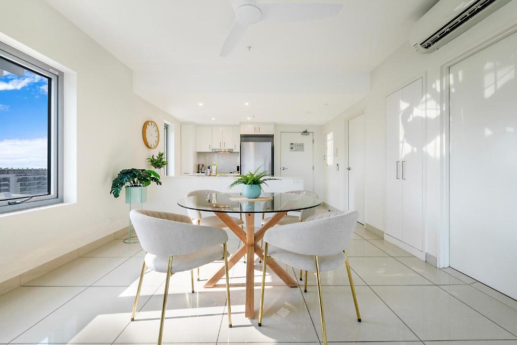 Darwin City Centre Apartment | Capital Panorama Central City Escape w Pool and Gym