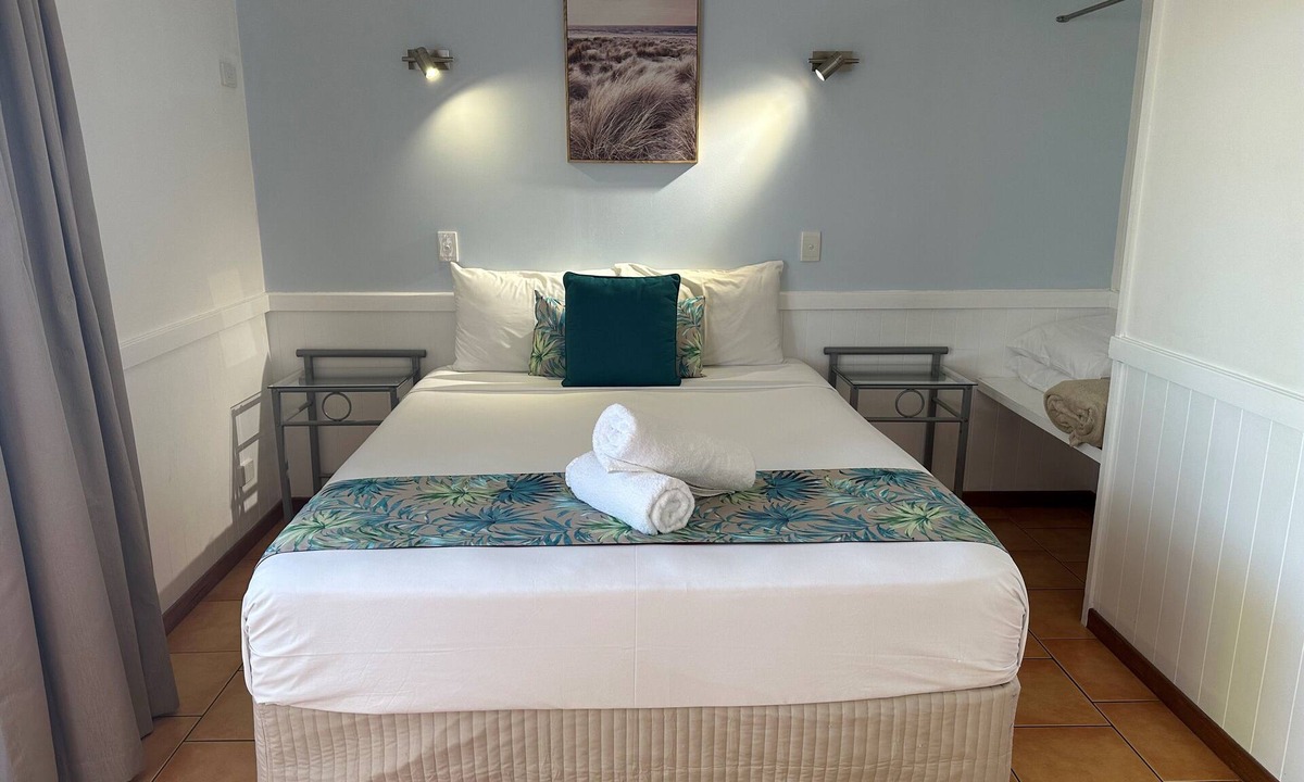 Cardwell Hotel | Cardwell Beachfront Motel
