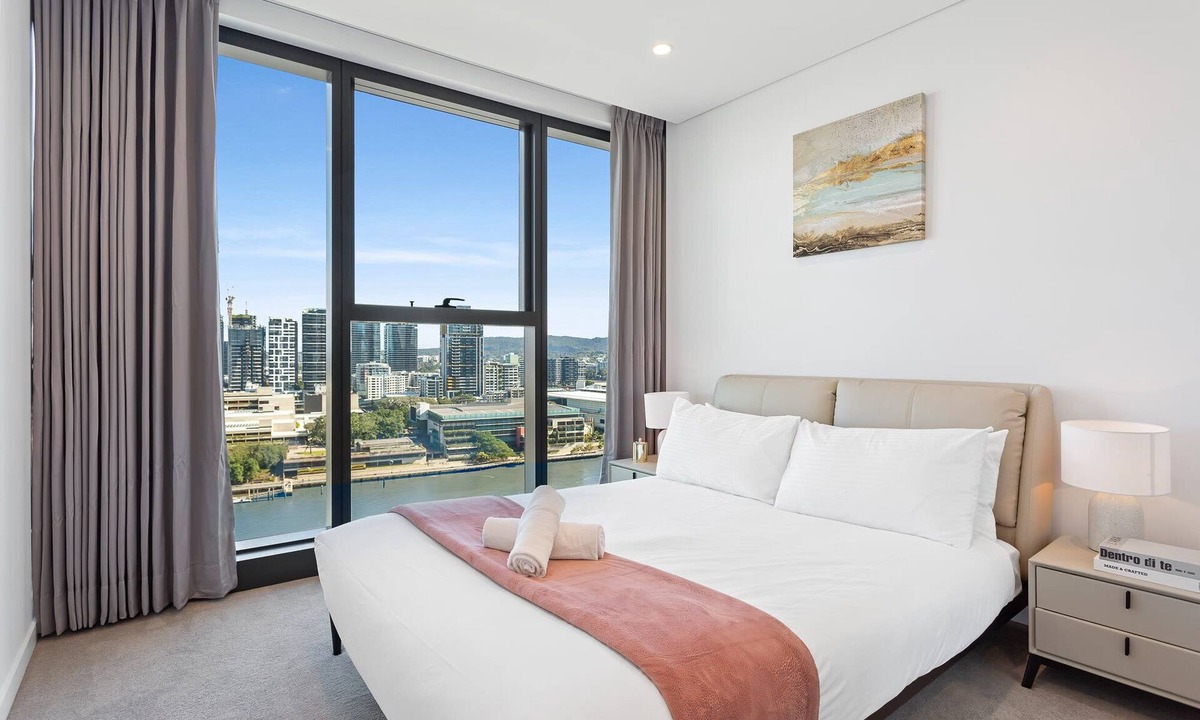Brisbane Central Business District Apartment | CASSA ONE - CBD Riverside Apt w/Pool & Gym