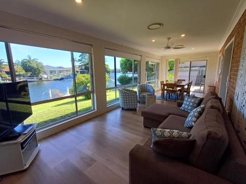 Forster House | Castaway on King George