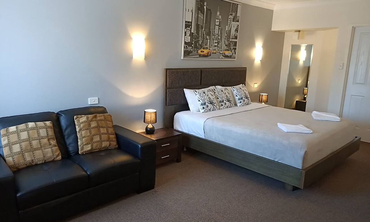 Castlemaine Hotel | Castle Motel
