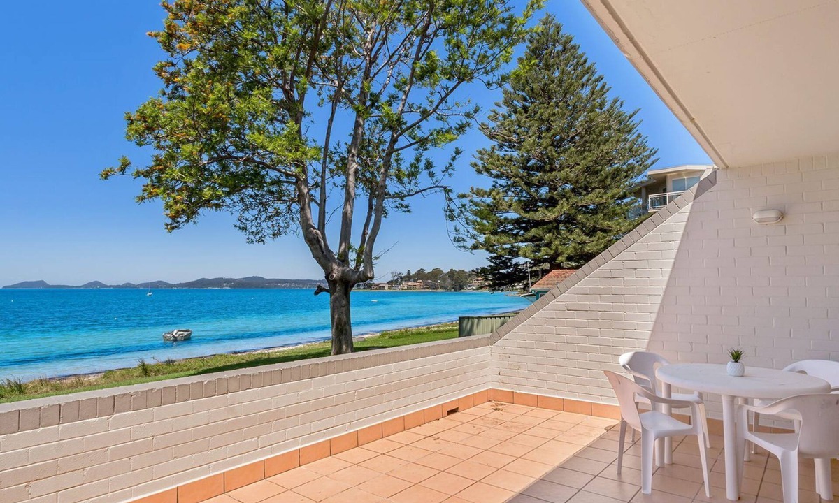 Soldiers Point Apartment | Casuarinas, Unit 1/33 Soldiers Point - Waterfront holiday, with spectacular views