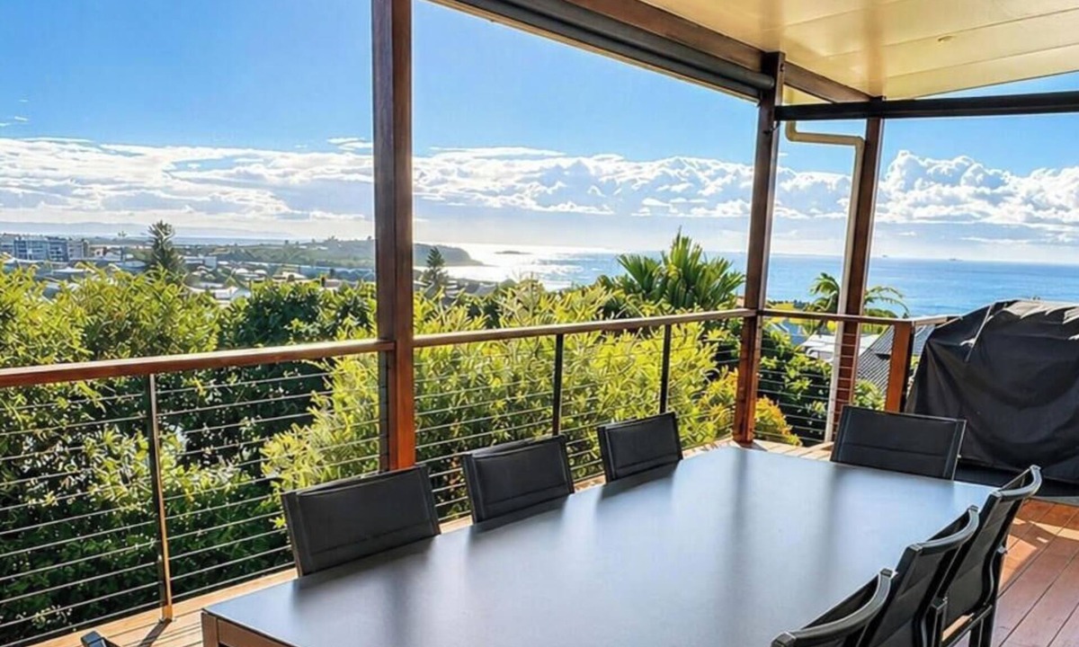 Caves Beach House | Caves Cottage - gorgeous 180 degree ocean views