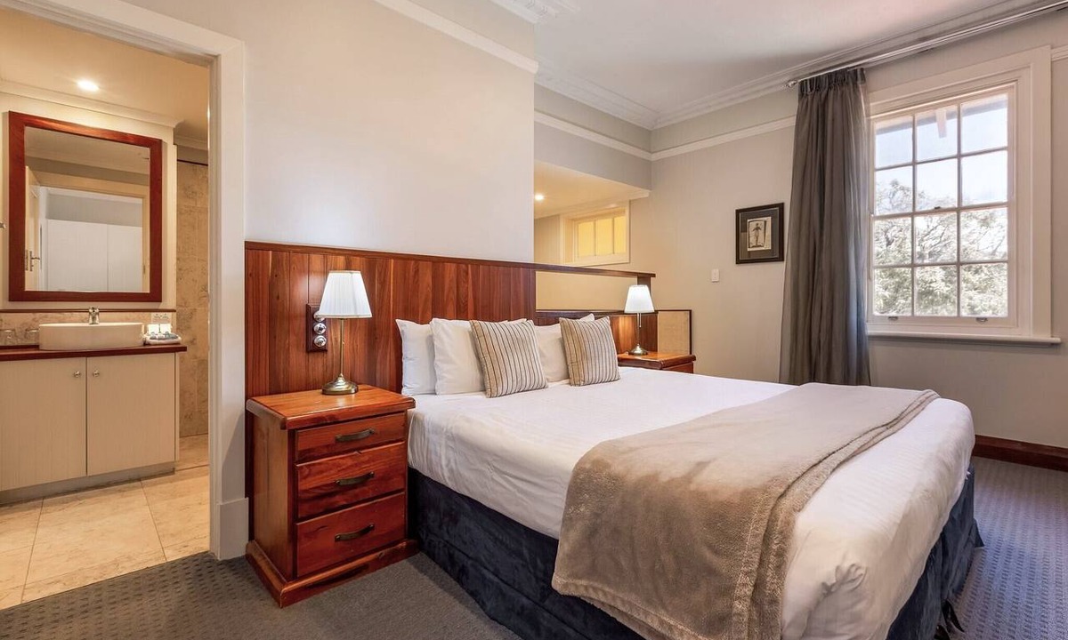 Yallingup Hotel | Caves House Hotel