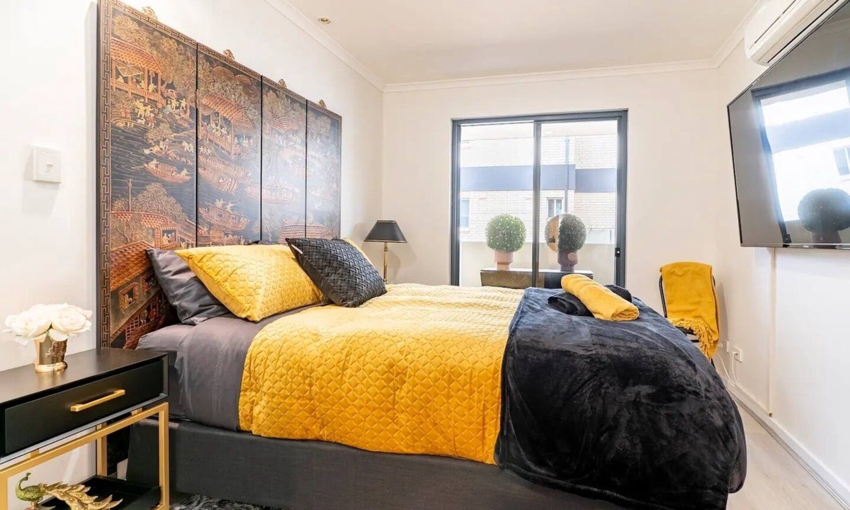Adelaide Central Business District Apartment | CBD 2bedrms 2 onsuite bathrms, free parking and WiFi, sleeps 8