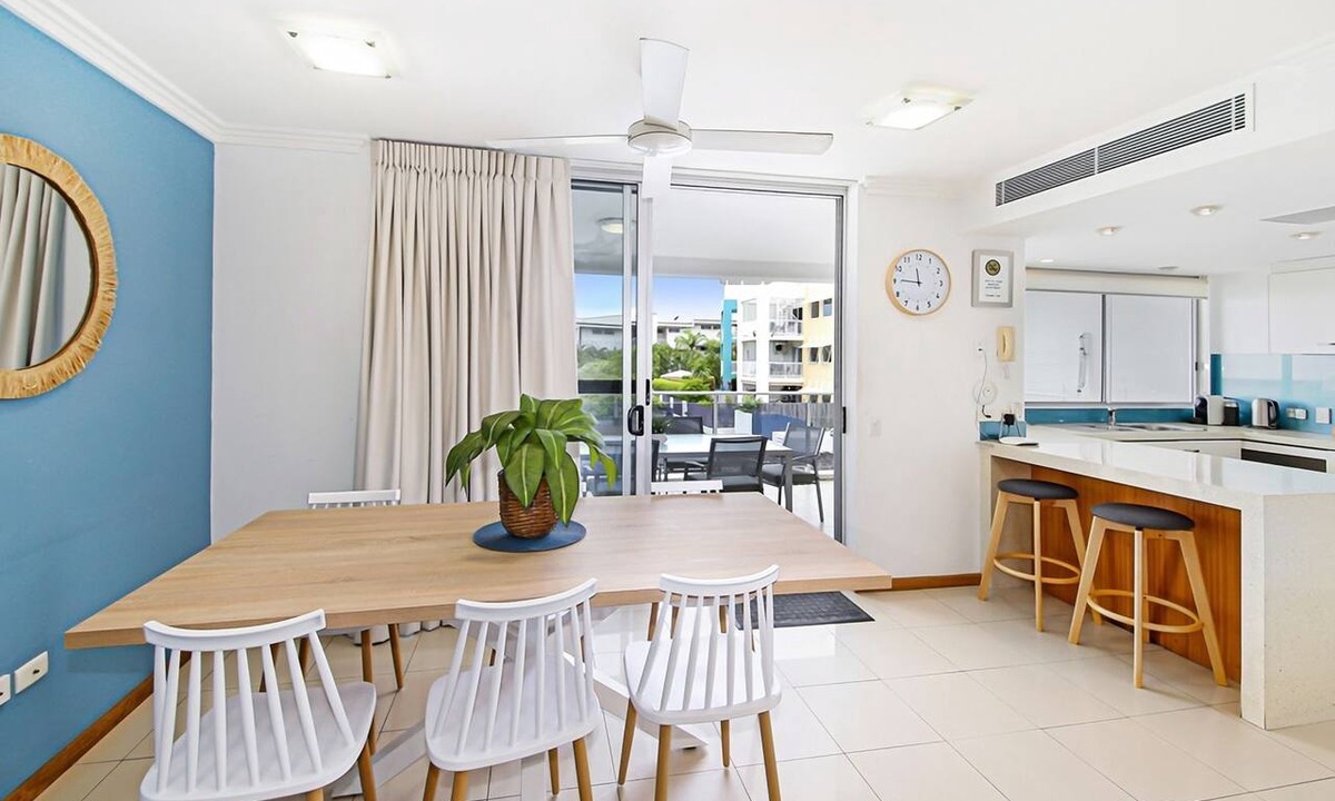 Coolum Beach Apartment | Central Coolum Penthouse with Rooftop Terrace