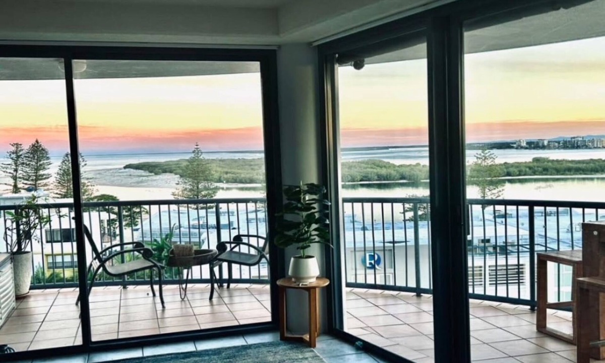 Caloundra Apartment | Centrepoint 36 Ocean Views, Walk To Bulcock Beach