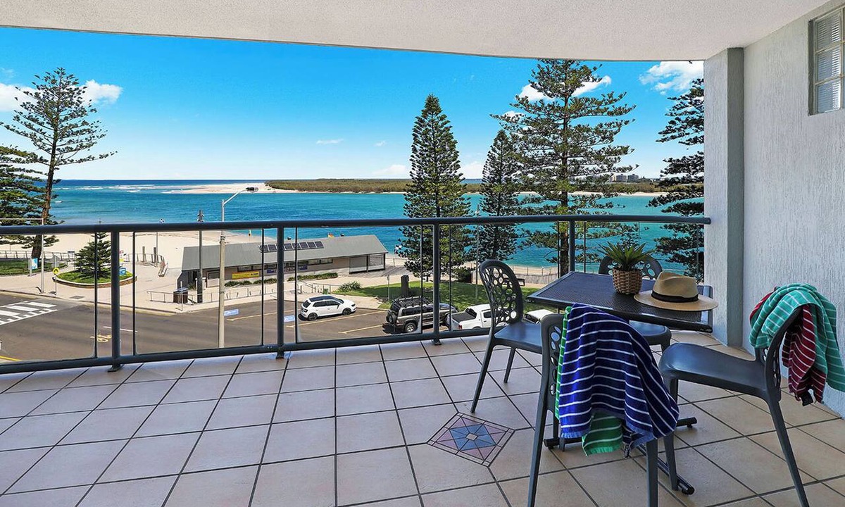 Caloundra Apartment | Cerulean Beachfront Apartment - Unit 8