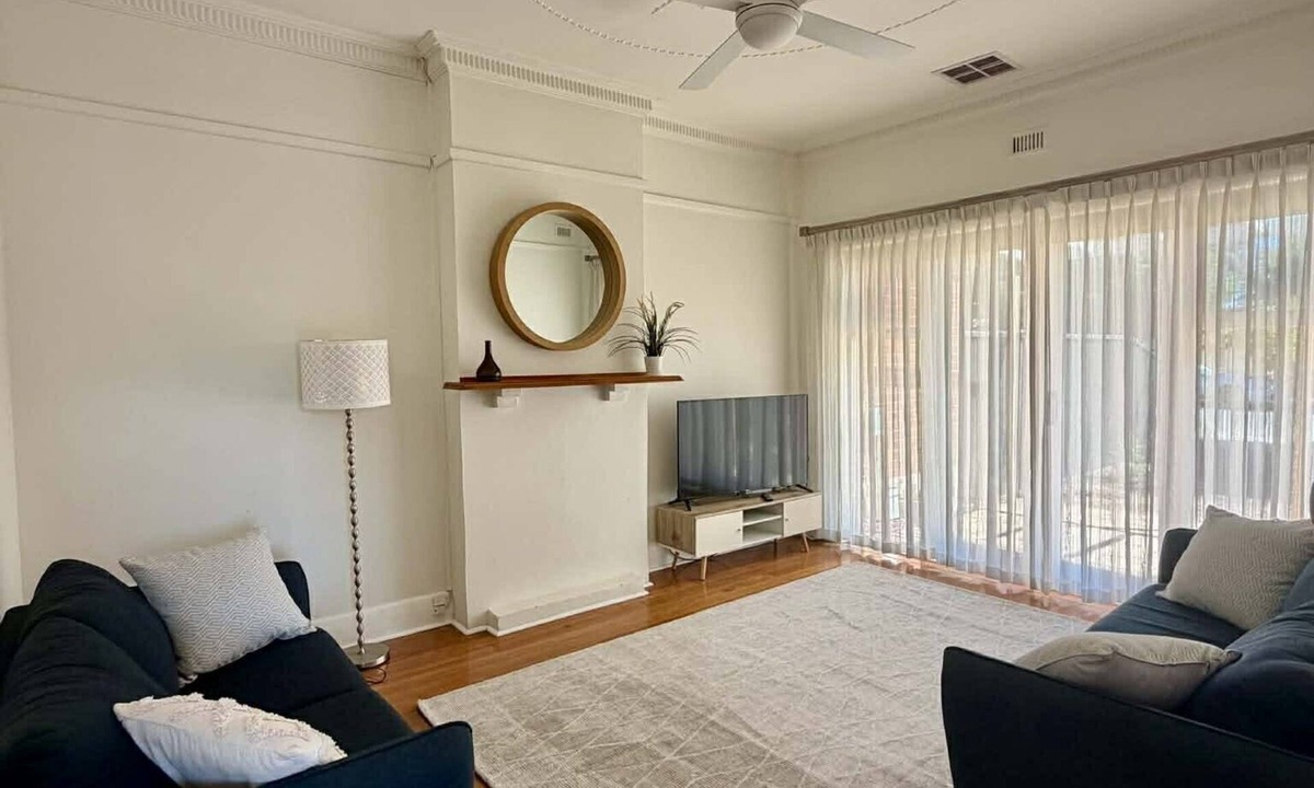 Plympton House | Character maisonette halfway between the city and the sea