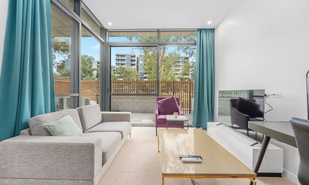 Dickson Apartment | Charming 2BR Apartment | Walk to Tram | Parking